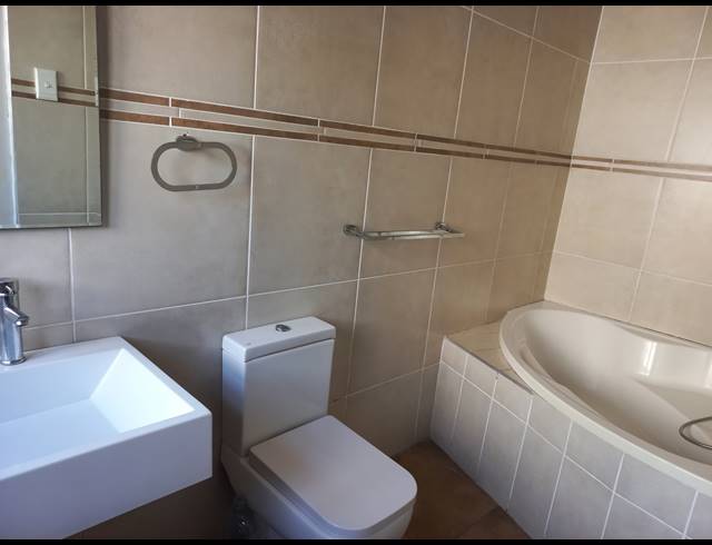 5 BEDROOM HOUSE TO LET IN MORNINGSIDE